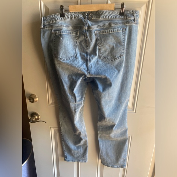 Torrid Boyfriend Straight NWOT 20R Medium Distressed Premium Stretch Mid Rise - Picture 9 of 11